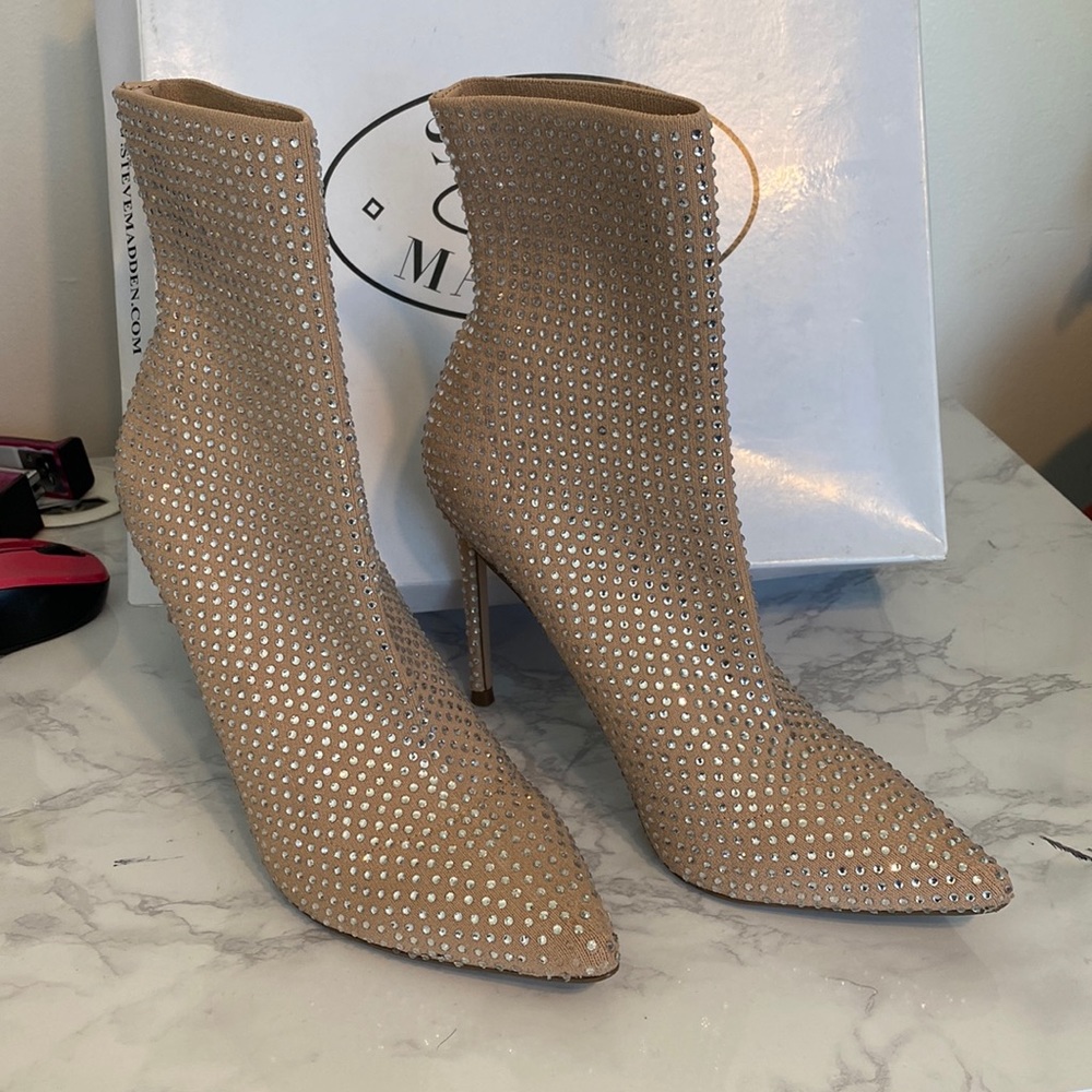 ‼️SOLD‼️ Steve Madden Nude Booties